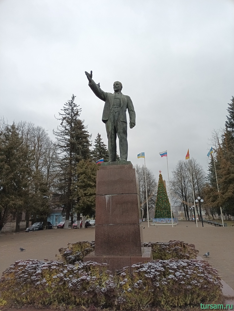 Памятник Ленину в Кимрах-1